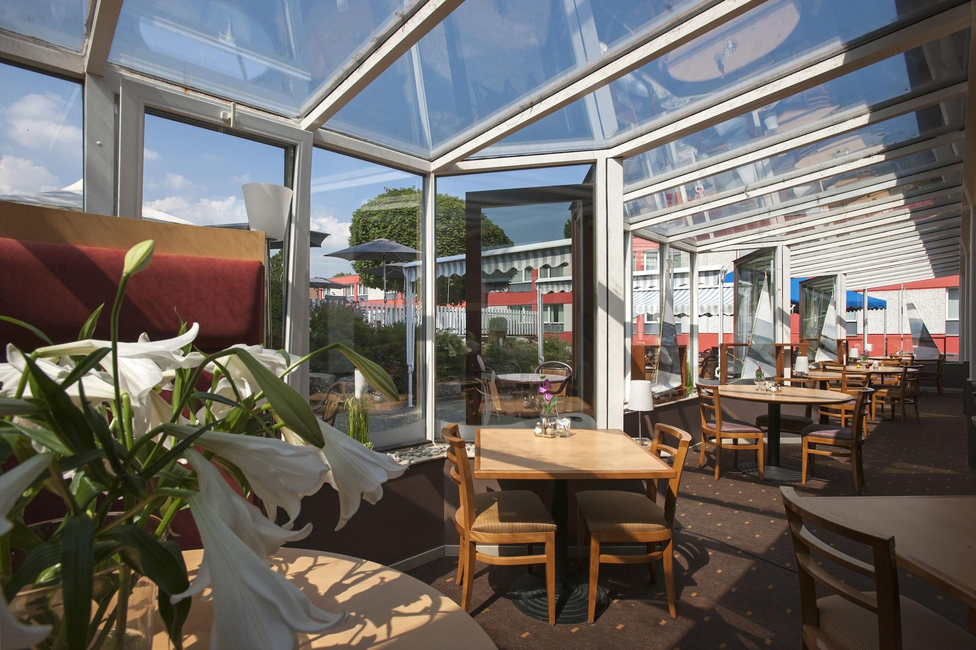 Ibis 3 Lacs Neuchatel Thielle Exteriör bild